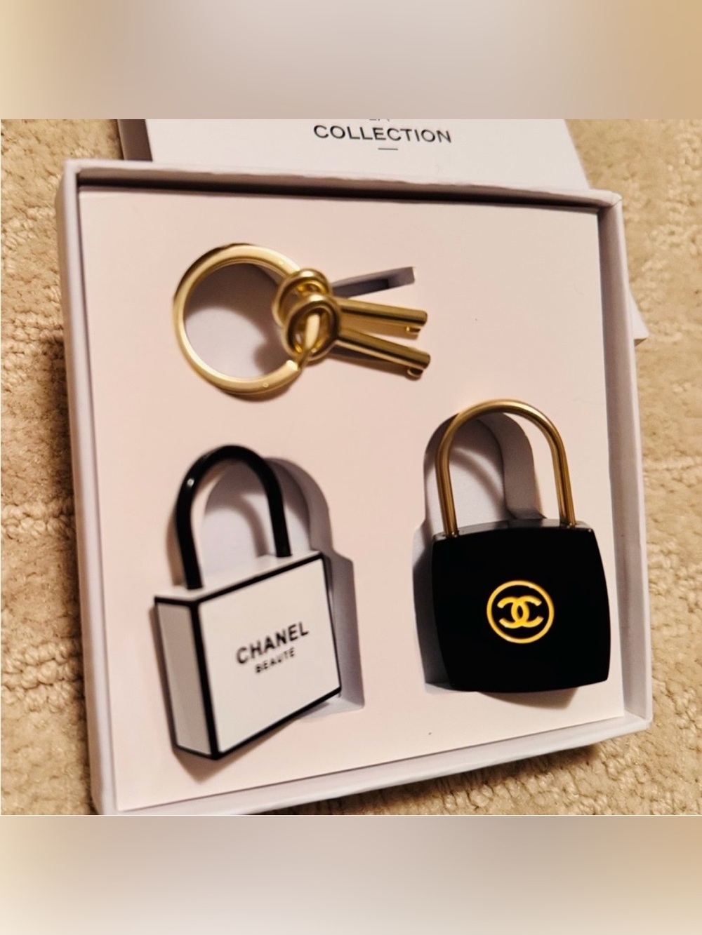 CHANEL & VALENTINO Lock & Lipstick 2 Piece Bundle - Picture 5 of 10